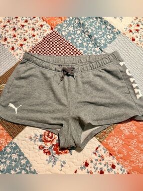Puma Gray Logo Fleece Lounge Shorts Women’s Medium Drawstring Pockets